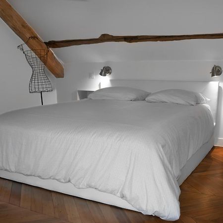 Loft Dans Le Clocher Face Au Chateau Bonnelles Exterior foto
